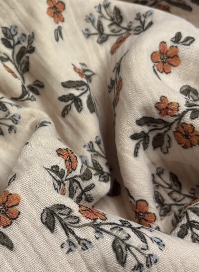 twigs and a flower - double gauze / tetra