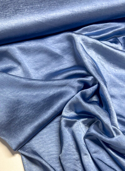 sky blye - prachtige satijn - high drape