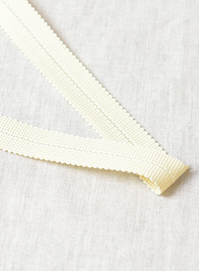 ecru - voorgevouwen tresse biais 2 cm- per meter siertres per meter