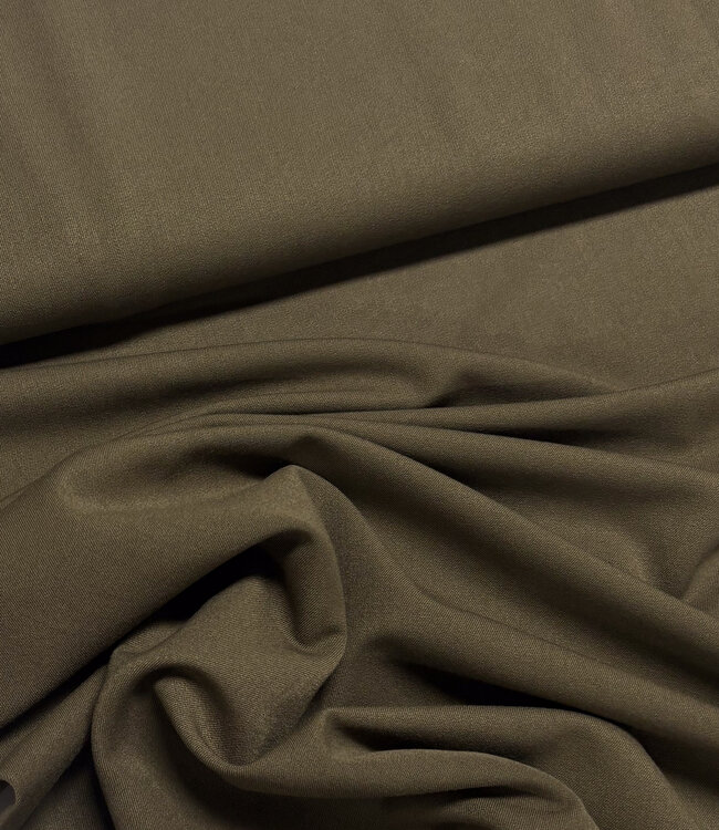khaki bruin soepelvallende gabardine