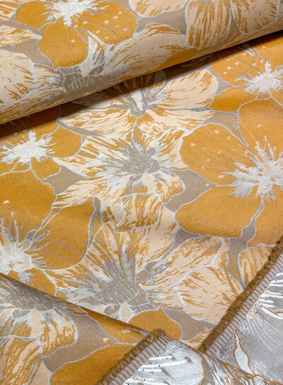 oker champagnekleurige bloemen  met subtiele glans - jacquard