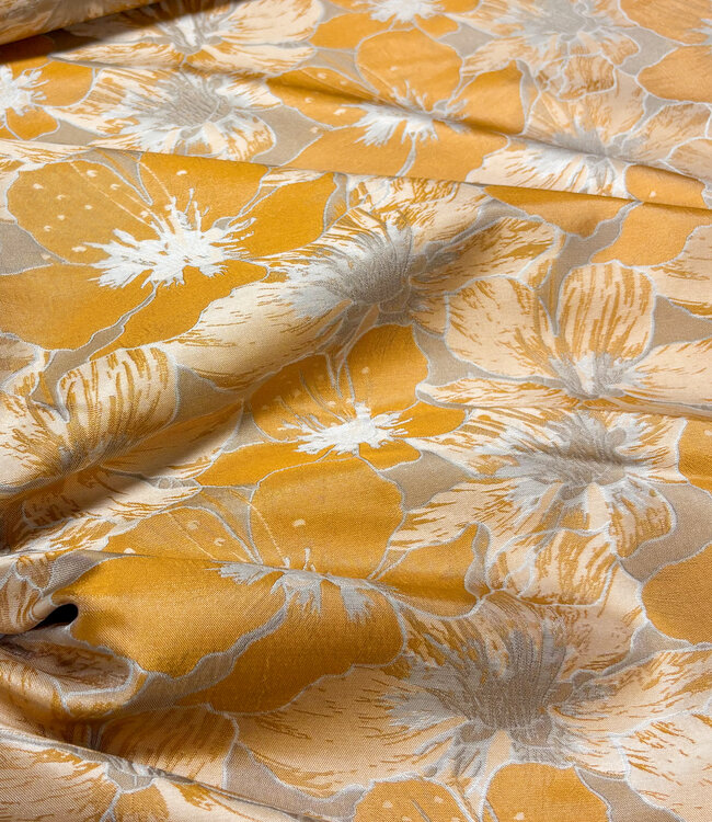 oker champagnekleurige bloemen  met subtiele glans - jacquard