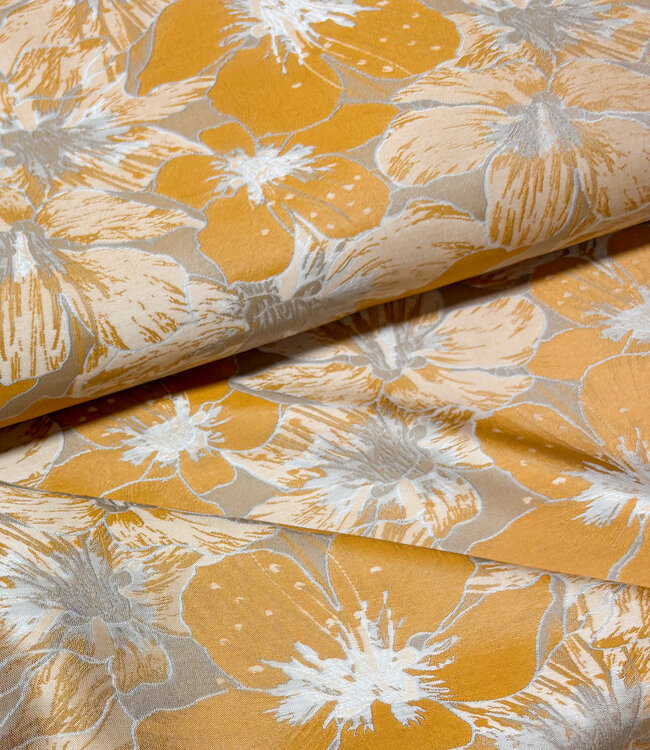 oker champagnekleurige bloemen  met subtiele glans - jacquard