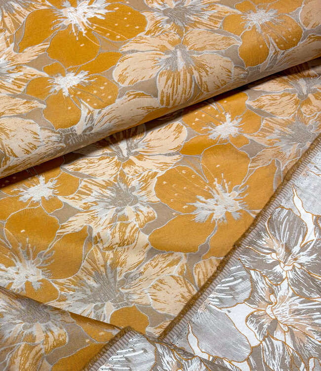 oker champagnekleurige bloemen  met subtiele glans - jacquard