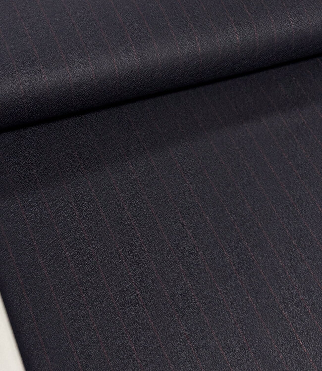 nachtblauw met zacht lila pinestripe -  geweven bamboe blend - heel soepelvallende stof en geen kreuk
