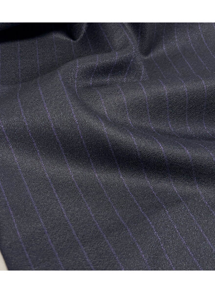 nachtblauw met zacht lila pinestripe -  geweven bamboe blend - heel soepelvallende stof en geen kreuk