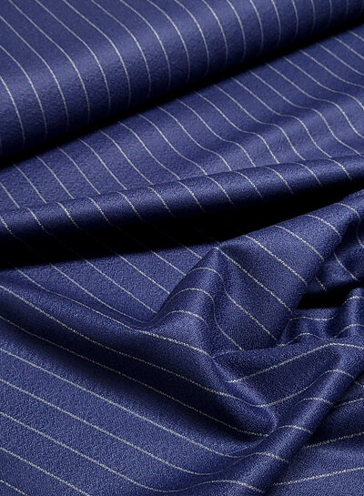 indigo blauw met grijze pinestripe -  geweven bamboe blend - heel soepelvallende stof en geen kreuk