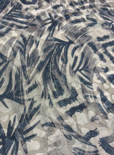 viscose with woven leopard motif - blue and off-white jungle