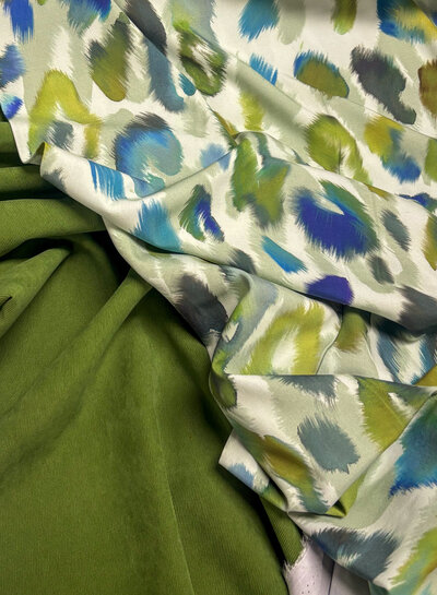 green leopard - beautiful poplin viscose with a bit of stretch