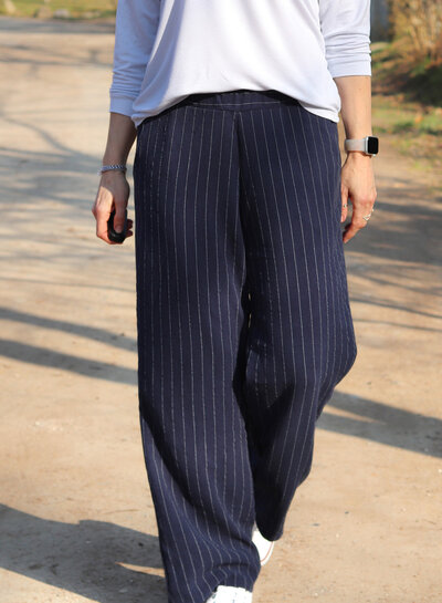 Madeline linen viscose blend with pinstripe - black