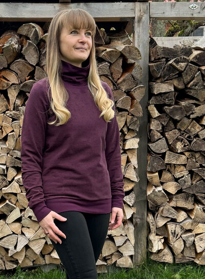 THORSTEN BERGER Matching French terry with the Stay Curious panel