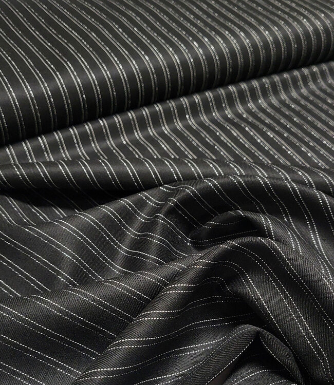 Madeline prachtige viscose blend - zwart met zilver lurex krijtstreep