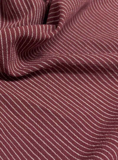 bordeaux en witte krijtstreep - wrincle cotton