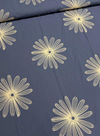 embroidery flower jeansblauw - popeline katoen