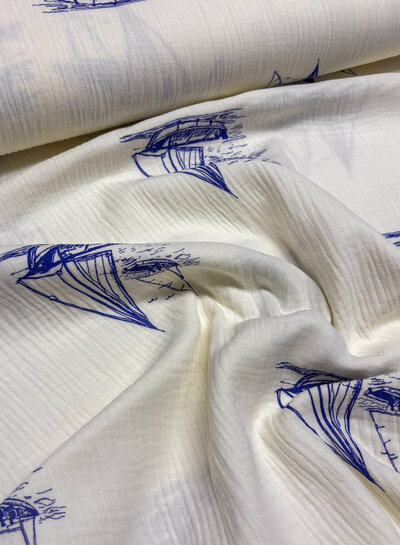 Delft blue sailboat - tetra double gauze