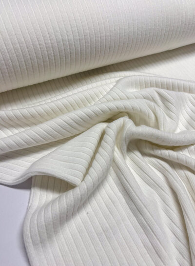gebroken wit zachte gebreide ribbels - viscose blend