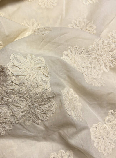 3D flowers off-white - embroidery