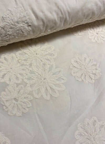 3D flowers off-white - embroidery