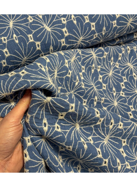 jeansblauw broderie bloemen - tetra / double gauze