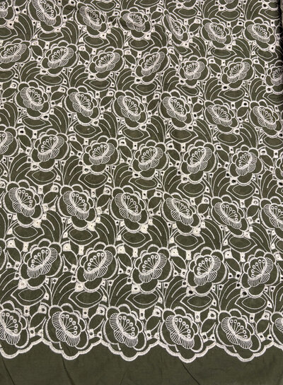 Madeline khaki - prachtige broderie optie geschulpte rand