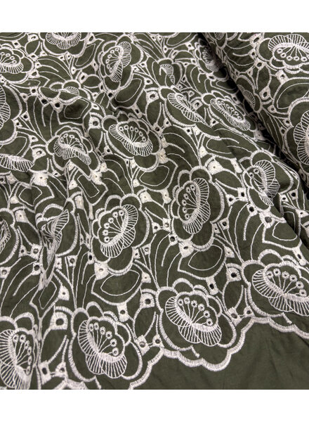 Madeline khaki - prachtige broderie optie geschulpte rand