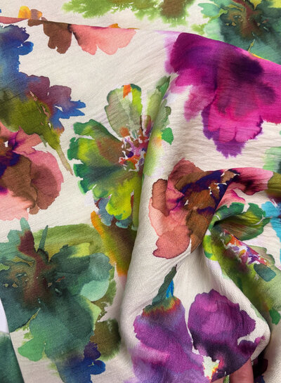 A la Ville painterly flowers  - Knipmode - viscose slub