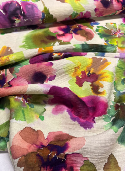 A la Ville painterly flowers  - Knipmode - viscose slub