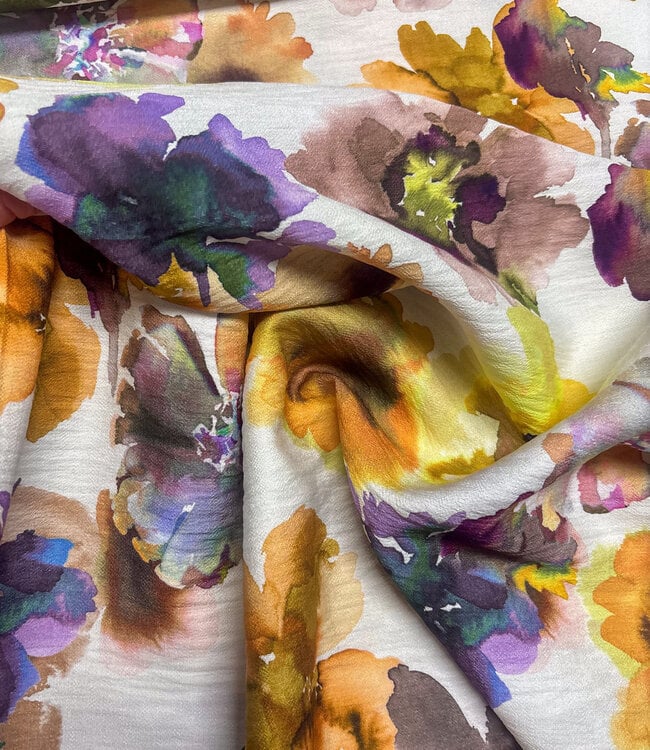 A la Ville waterkleurige camel en paarse bloemen - viscose slub