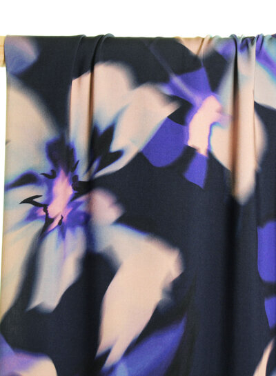 Atelier Jupe Dark blue viscose with blurry flowers