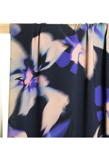 Atelier Jupe Dark blue viscose with blurry flowers