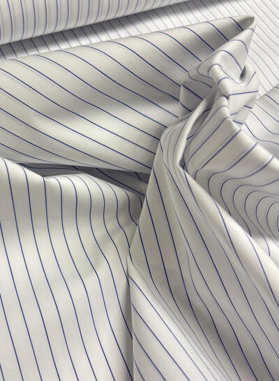 Madeline pine stripe 2 - wit met donkerblauwe strepen - hemdenkatoen