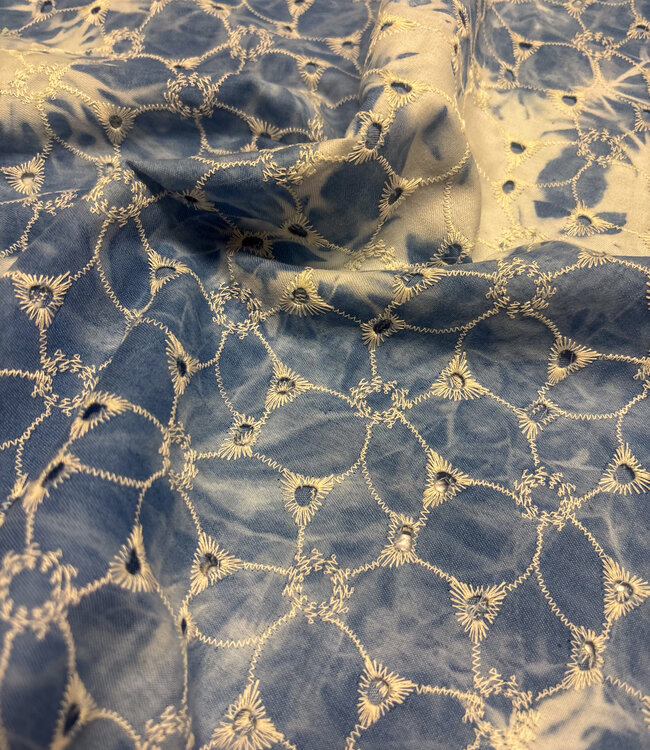 Swafing blauw broderie tie dye - geschulpte rand - katoen