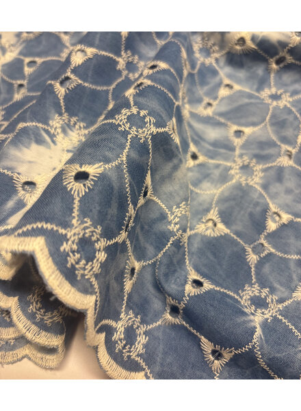 Swafing blauw broderie tie dye - geschulpte rand - katoen