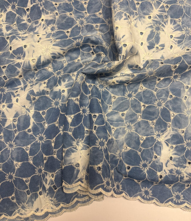 Swafing blauw broderie tie dye - geschulpte rand - katoen