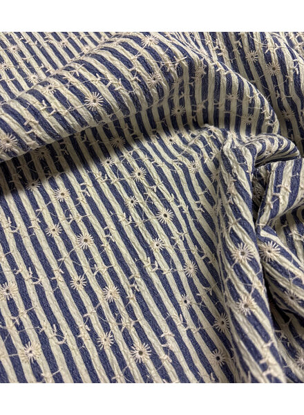 marine streepjes en bloemetjes broderie - viscose mix