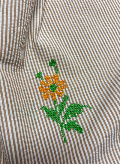 nude roze streepjes met geborduurde aztec bloemetje - seersucker