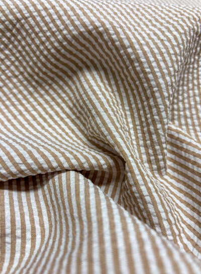 nude roze streepjes met geborduurde aztec bloemetje - seersucker