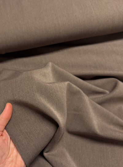 taupe soepelvallende gabardine