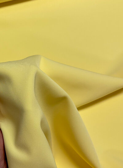 A la Ville soft yellow - stylish woven fabric - wrinkle-free - high quality (Italy)