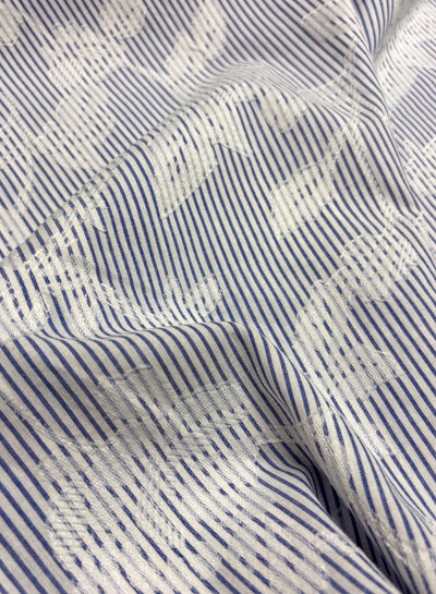 A la Ville blauw wit gestreept met ingeweven bloem - katoen mix - Italiaanse kwaliteit