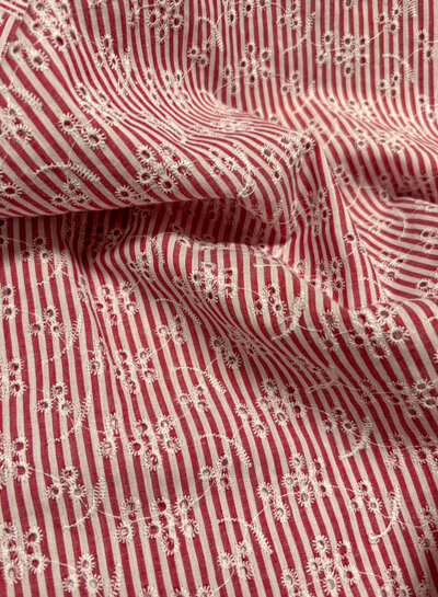 Swafing rood broderie - geschulpte rand