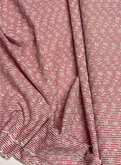 Swafing rood broderie - geschulpte rand