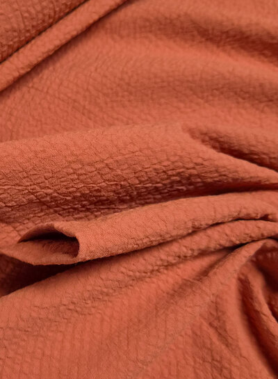 Fibremood Marsala with subtle lines - seersucker