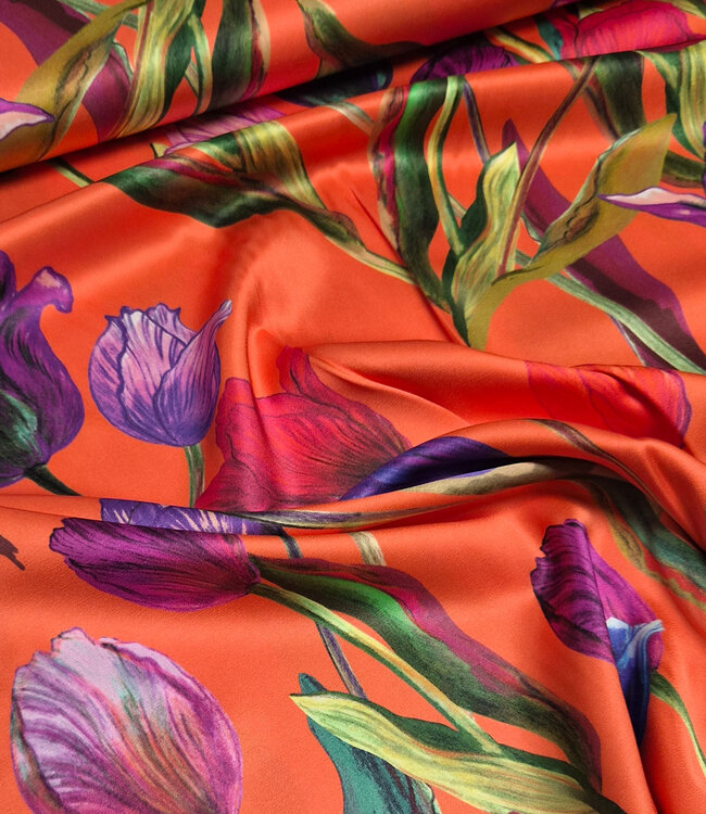 Marylene Madou tulips on fire - prachtige viscose satijn