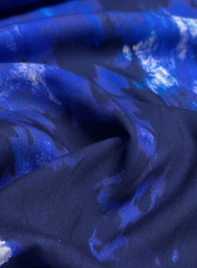 blauwe abstracte print - viscose twill