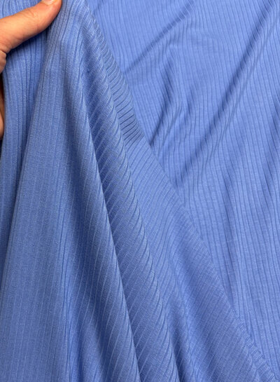 helder blauw  - prachtige subtiele bamboe ribtricot