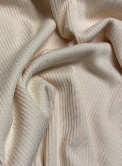 nude - zachte ribtricot