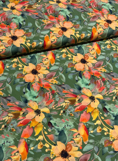 zalmkleurige bloemetjes op groen - viscose