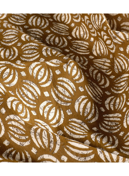 Madeline batik katoen voile - caramel cosmos