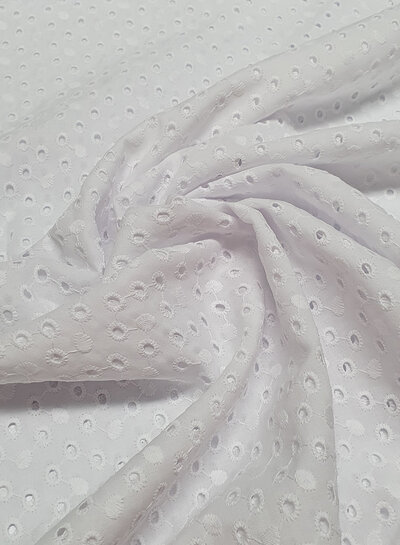 wit broderie bolletjes